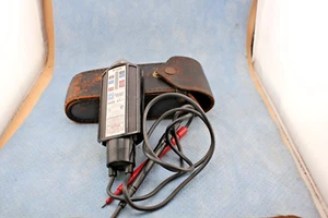 WIGGY SQUARE-D 6610 VT-1 AC/DC VOLTAGE TESTER WITH CASE - Picture 1 of 7