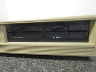 Computadora profesional básica Texas Instruments 2223050-0004 de colección - enciende Foto 1 de 4