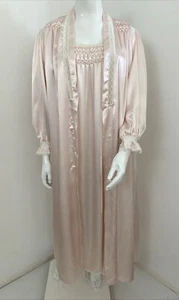 Vintage Barbizon M Pink Satin Nightie Negligee Set Lace & Pearl Trim Bridal - Afbeelding 1 van 24