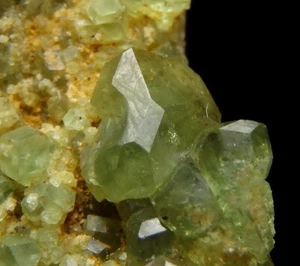 ANDRADITE var. DEMANTOID green crystals -- MADAGASCAR Antetezambato Mine /ph530 - Picture 1 of 19