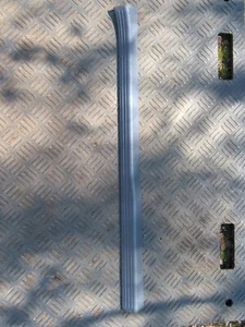 Leiste Einstiegsleiste vorne rechts A2096800835 Mercedes CLK Klasse W209 - Bild 1 von 3