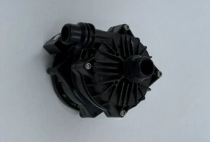 Mercedes Benz AMG Auxiliary Water Pump Genuine A0005003400 - Picture 1 of 6