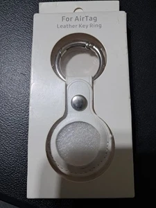 White Keychain Air Tag - Zdjęcie 1 z 1