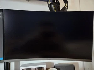 Samsung LC27R500FHP 27" Full HD VA LED Monitor Curvo 1800R - Foto 1 di 4