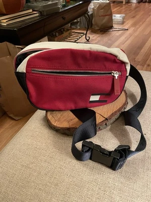 NUEVO Tommy Hilfiger Top Cremallera Kit Azul Marino Rojo Nuevo con Etiquetas Lona Foto 1 de 4