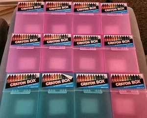 Buntstift Box farbiger Kunststoffbehälter fasst 24 Stück 12 Pink & Blau It's Academic - Bild 1 von 5