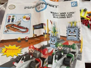 K'NEX MarioKart Wii Starting Line Mario & Luigi Juego de Construcción -PARA REPUESTOS- ¡Leer! - Imagen 1 de 8