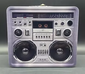 Classified Novità Retro Boombox Stereo Radio Cassette Registratore Tin Lunchbox - Foto 1 di 8