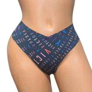 Victoria's Secret No Show Raw Cut Logo Allover Tanga Höschen mehrfarbig Medium - Bild 1 von 4
