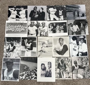 LOT of 18 B&W ROBERTO CLEMENTE PITTSBURGH PIRATES Glossy 8 X 10 FOTOS - Bild 1 von 7