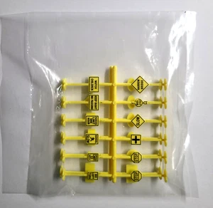 Nuevo de Lote Antiguo Bachman Escala HO Amarillo/Negro (Juego de 24) Señales de Ferrocarril y Calle - Imagen 1 de 5