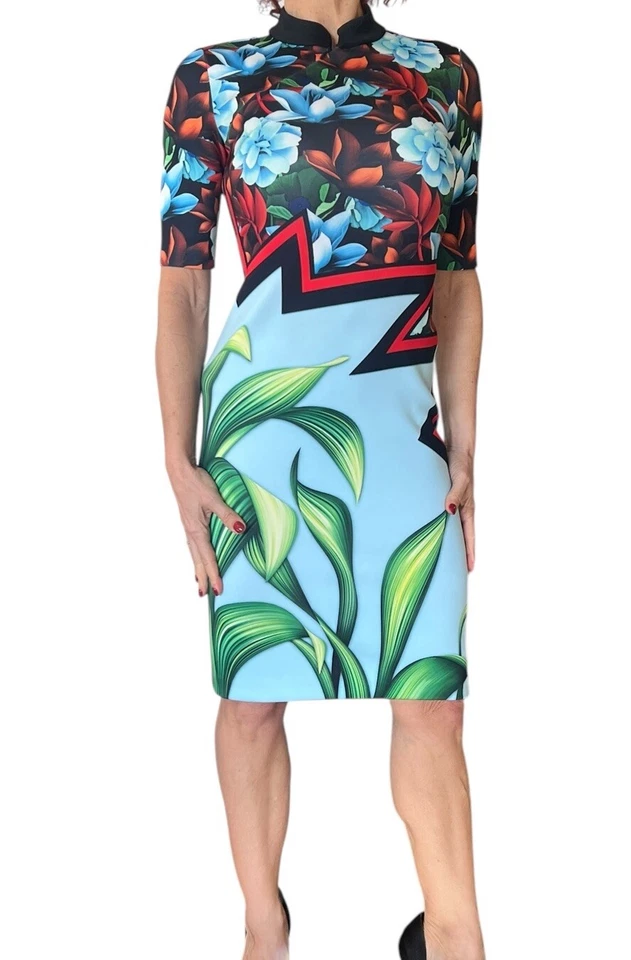 VESTIDO DE BUCEO DE NEOPRENO TRÉBOL CAÑÓN FLORAL CEÑIDO AL CUERPO MANGA CORTA Foto 1 de 4