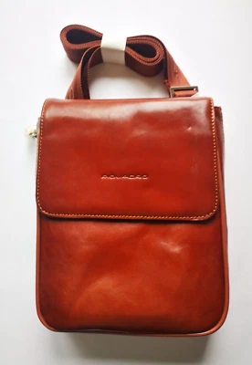 Bolso Bandolera Piquadro Cuero Hombre Marrón Grande Hombro Correa Ajustable Italia Foto 1 de 4