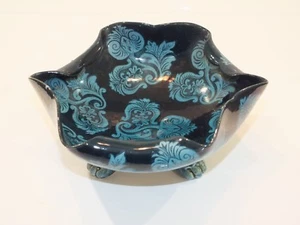 KG Lunéville Polylob Dreibeinschale - blauer Hintergrund Renaissance Stil - Bild 1 von 8