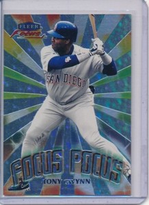 TONY GWYNN 2000 FLEER FOCUS FOCUS POCUS FOIL #2FP