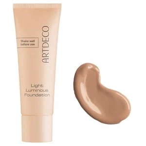 - Light Luminous Foundation 45 Gentle Mahogany - Picture 1 of 9