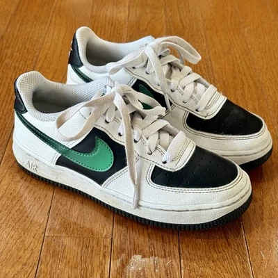 Nike Air Force 1 LV8 2 GS Blanco Negro Malaquita Estadio Verde FZ4353-100 Niños 2 Años Foto 1 de 4