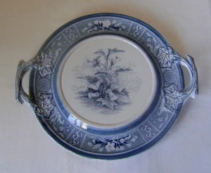 Plato de servir victoriano azul y blanco: 37,5 cm de ancho a través de asas: motivo de cardo - Imagen 1 de 8