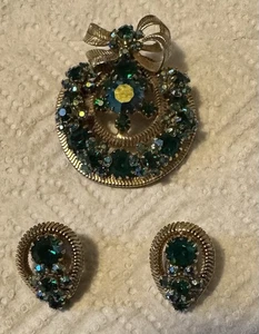 Gorgeous Vintage Green Rhinestone Brooch & Green Rhinestone Clip On Earrings - Picture 1 of 3