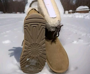 Ugg Australia  Women's  Sarissa Shearling Short Chestnut Waterproof Boots  Sz 9 - Picture 1 of 13