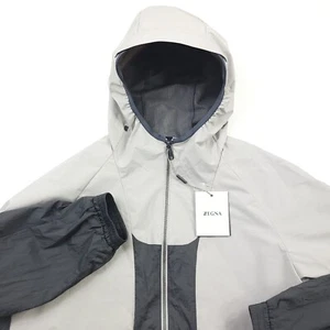 $995 Z Zegna Beige y Gris Colorblock Cremallera Chaqueta con Capucha Para Hombre Talla Mediana - Imagen 1 de 15