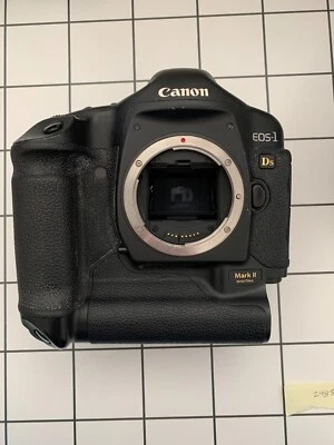Cámara digital Canon EOS 1DS Mark II 16,7 MP SLR - negra Foto 1 de 4