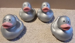 4 silberne Gummienten (schöne Form) - Bild 1 von 2