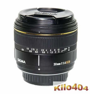 Sigma für Pentax 30mm 1:1,4 EX DC ✯ KF ✯ K-5 ✯ K-3 ✯ KP ✯ K-70 ✯ K20D ✯ K-01 ✯ - Picture 1 of 9