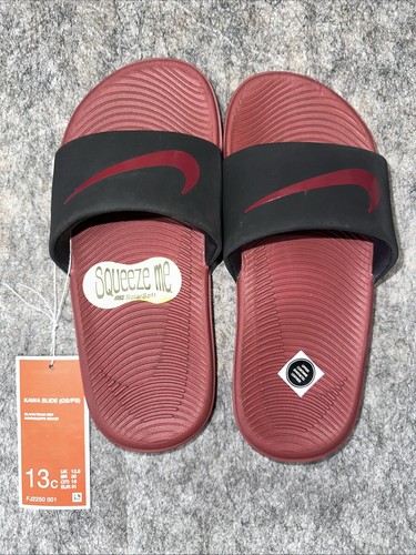 NIKE KAWA Sandali slide giovanili nero rosso squadra taglia: 13c FJ2250 001 Nuovi con etichette