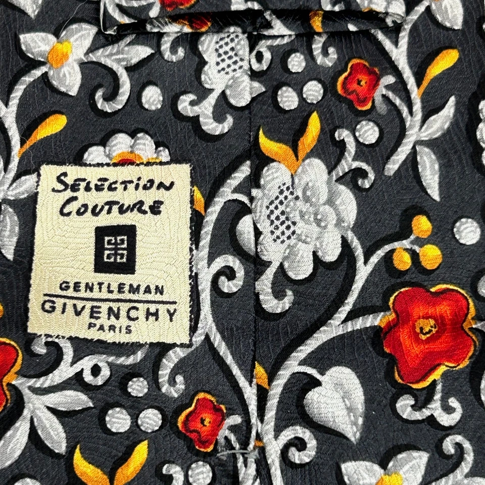 Vintage Givenchy Floral Barroco Patrón de Pergamino Colección Alta Costura Caballero Foto 1 de 4