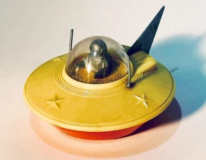 Vintage Plastic Flying Saucer - Friction Motor by FE Toys - Picture 1 of 6