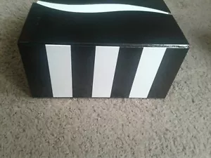 Lot of 6 Sephora Medium Fold Up Box - Picture 1 of 6