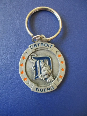 Vintage Detroit Tigers Pewter Key Chain MLB * Cover