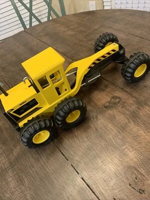 Niveladora de carretera Hasbro 2012 Tonka amarilla construcción de acero prensado 17" de largo #92510 Foto 1 de 4