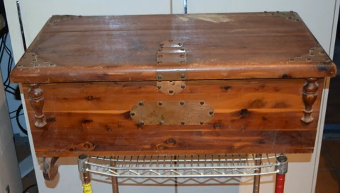 VINTAGE ANTIQUE CEDAR CHEST - 34" WIDE X 18" DEEP X 15" TALL Cover