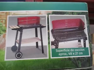 BARBECUE FLORABEST 2 RIPIANI LEGNO 2 ROTELLE SPIEDO MANUBRIO - Foto 1 di 3