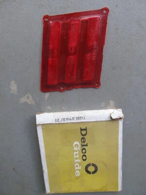 Lente marcadora lateral izquierda Pontiac 1970 guía GM Delco PN 5962721 lado izquierdo NOS Foto 1 de 3