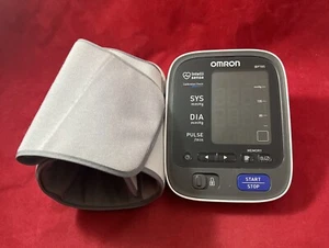 Omron 10 Series BP785 Upper Arm Blood Pressure Monitor No Ac Adapter - Picture 1 of 5