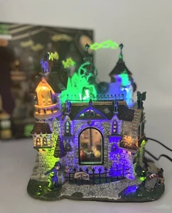 Lemax Spooky Town Frankenstein's Laboratory 2007 Retired Lighted Halloween - Picture 1 of 10