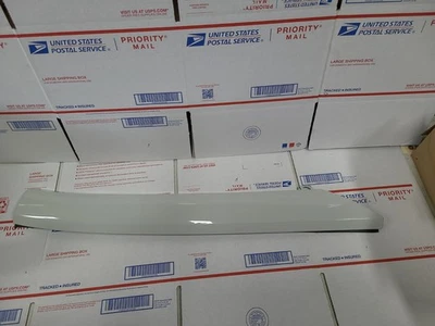 🤩 2014-2021 BMW i3 i3s I01 PARABRISAS LADO DEL CONDUCTOR MOLDURA DE PILAR OEM Foto 1 de 4