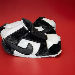 NEW Nike Dunk Slippers Kids Unisex One Size Fits All ages 10-17 Teenagers Panda - Picture 1 of 2