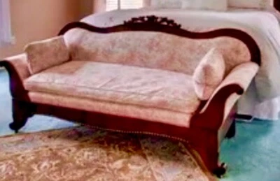 美丽的粉红色古董毛巾沙发 状况完好  — 第 1/3 张图片