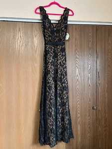 Windsor Black/Nude Lace Long Dress Gown NWT Sz 7 - Picture 1 of 6