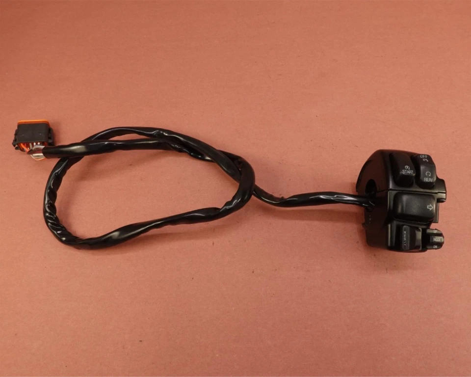 2000-2006 Harley Davidson FLTRI Road Glide RIGHT HEADLIGHT BAR SWITCH - Image 1 of 4