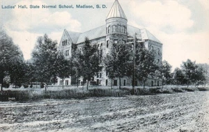 Vintage Ladies' Hall State Normal School Madison South Dakota Postcard 1910s - Bild 1 von 2