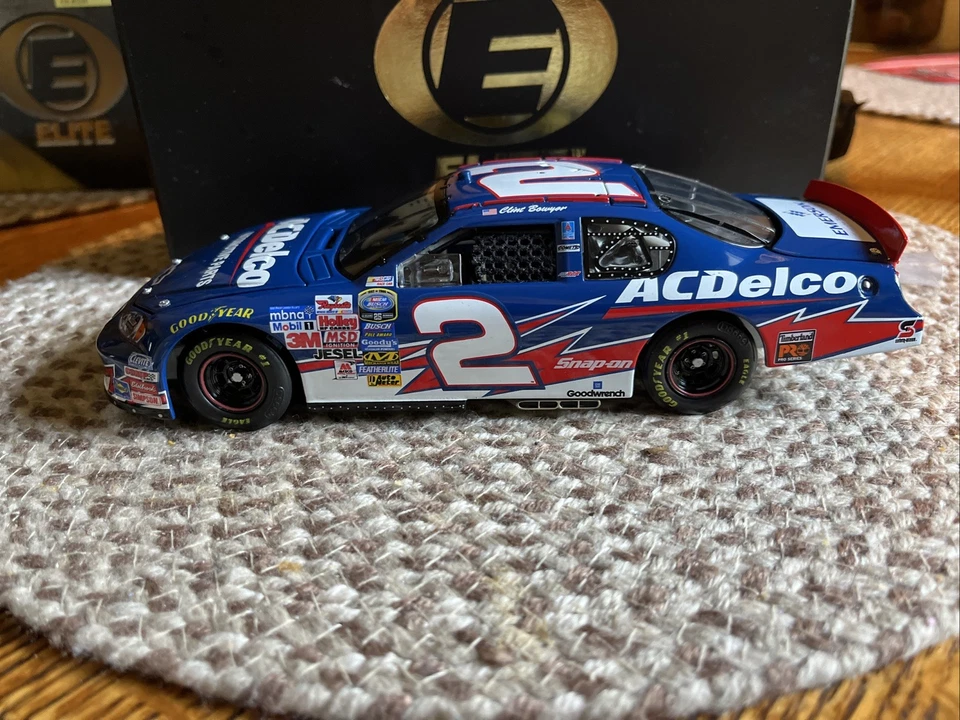 Clint Bowyer 1/24 #2 AC Delco 2006 Monte Carlo Elite Foto 1 de 4
