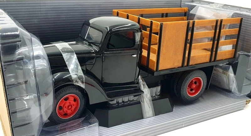 Highway 61 1/16 Scale Diecast 50257 - 1940 Ford Stake Truck - Black - Image 1 of 4