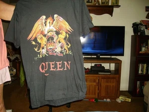 Queen Concert T-Shirt - Picture 1 of 5