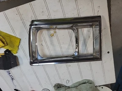 Bisel de faros Malibu ELComino 1980-81 Rh 14008336 Chevrolet Foto 1 de 4