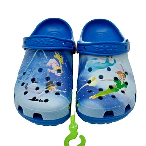 Disney Parks 100 Jahre Peter Pan Wendy Erwachsene Clogs Crocs Gr. M6/W8 Neu - Bild 1 von 5